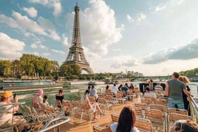 Paris Must Sees from Le Havre including River Cruise & Notre-Dame - Arc de Triomphe: the 30-minute “big picture” stop