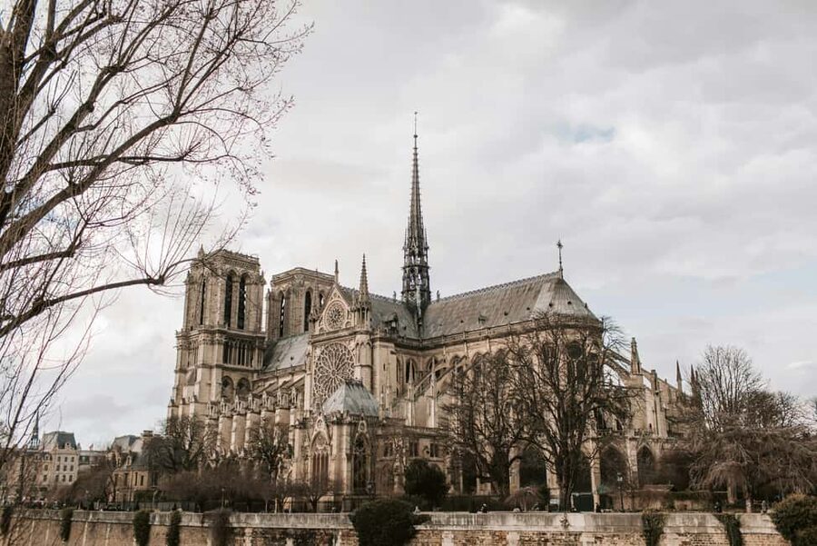 Paris: Notre Dame Cathedral Tour & Seine River Cruise - Comfort and rules: small details that matter