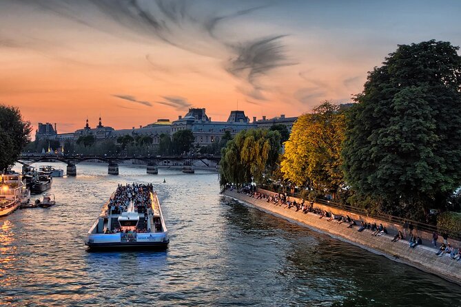 Paris - One Hour Seine River Cruise with Recorded Commentary - Timing tips: morning views vs. evening city lights