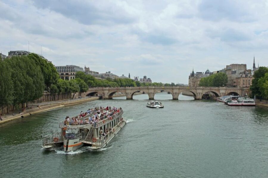Paris: Pantheon Entry Ticket and Seine River Cruise - What to bring (and what not to bring)