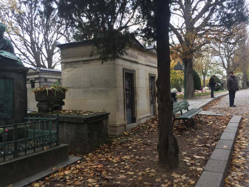 Paris: Père Lachaise Cemetery Visit with Seine River Cruise - Key points to know before you go