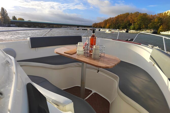 Paris Private Seine River Cruise with your Captain Guide - Why a private Seine cruise for up to 7 feels like better value