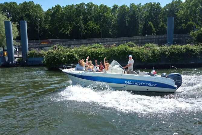 Paris Private Seine River Cruise with your Captain Guide - Seine Musicale and houseboats: why the west bank changes the mood
