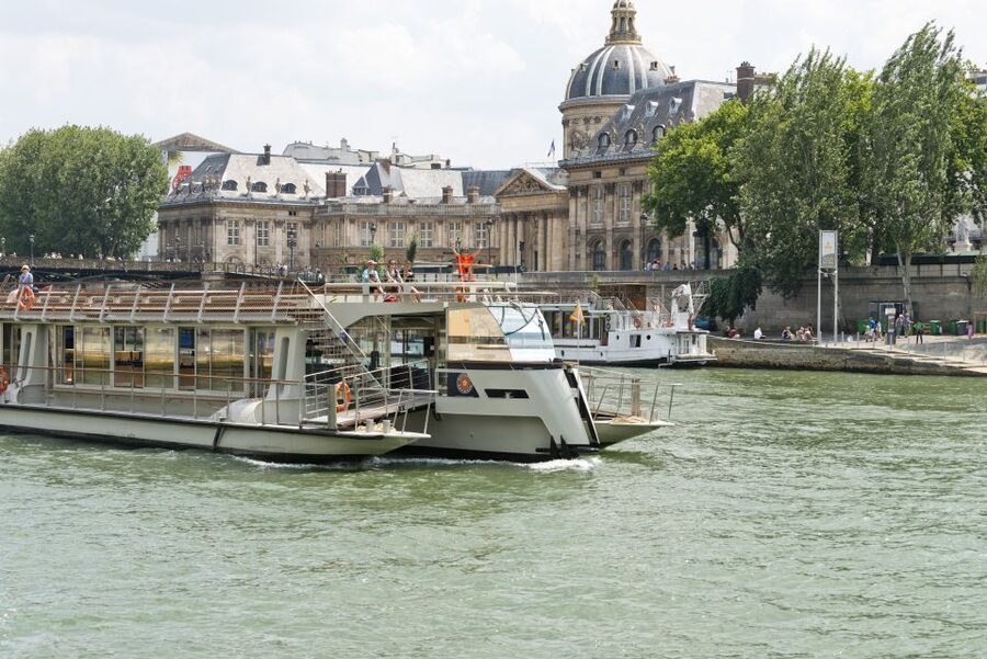 Paris: Seine River Cruise and 3-course Bistro Lunch - Should you book this Seine cruise plus 3-course Bistro lunch?