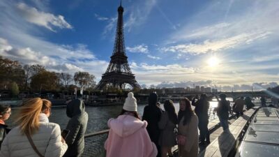 Paris: Seine River Cruise and 3-course Bistro Lunch - How the 150 minutes work: lunch plus a 1-hour Seine cruise