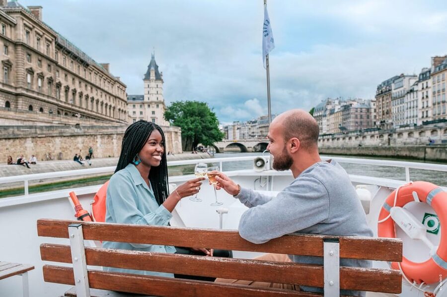Paris: Seine River Cruise with Champagne from Eiffel Tower - What Can Go Wrong (and How to Prevent It)