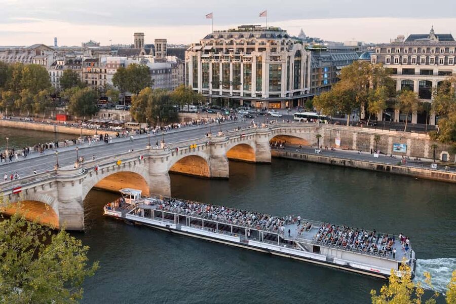 Paris: Seine River Sightseeing Cruise by Bateaux Mouches - Timing Tips: Morning vs Dusk vs Night