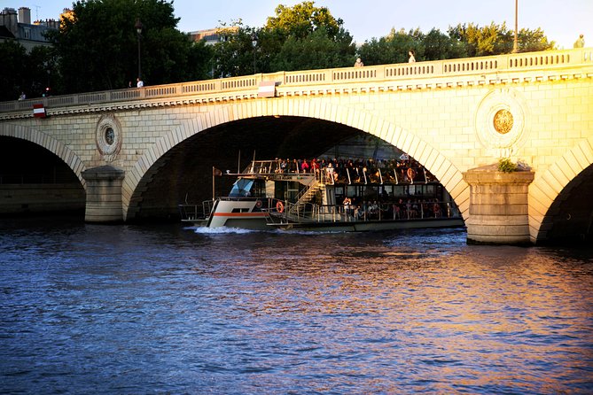 Paris Seine River Sightseeing Cruise with Commentary by Bateaux Parisiens - Notre-Dame, Île Saint-Louis, and Pont Marie: the “small Paris” feeling