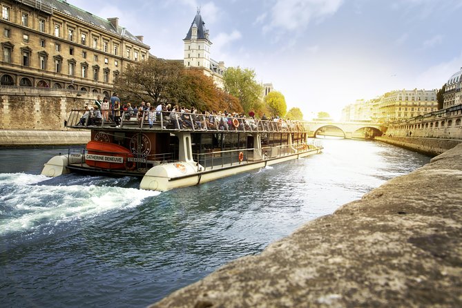 Paris Seine River Sightseeing Cruise with Commentary by Bateaux Parisiens - Price and time flexibility: why this Seine cruise fits tight schedules