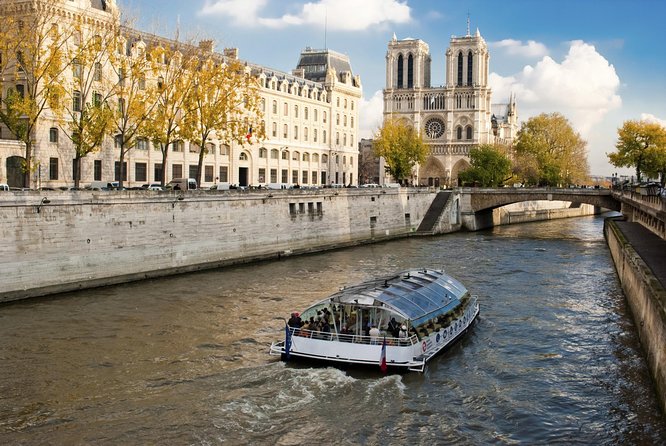 Paris Tour with Lunch at the Eiffel Tower and Seine River Cruise - Seine River cruise: 1 hour of postcard motion