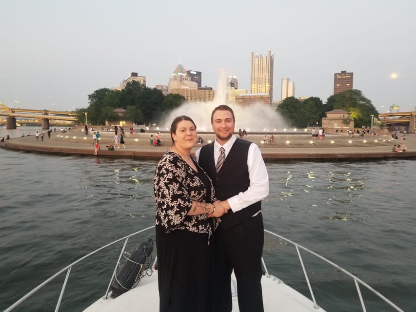 Pittsburgh: Private Yacht River Cruise with Captain and BYOB - Starting at Station Square: getting to the marina without stress