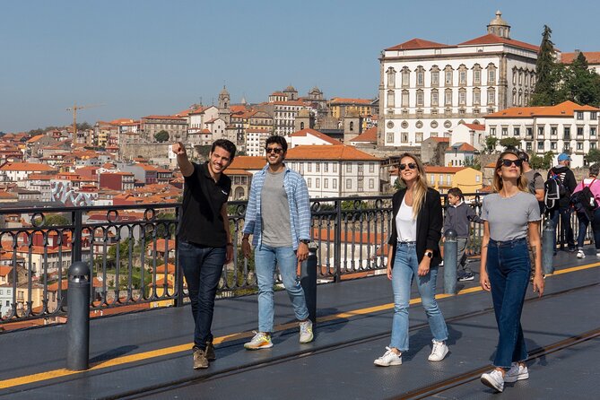 Porto 360°: Helicopter Flight, Guided Walking Tour & River Cruise - Walking stop 2: Mercado do Bolhao for local context