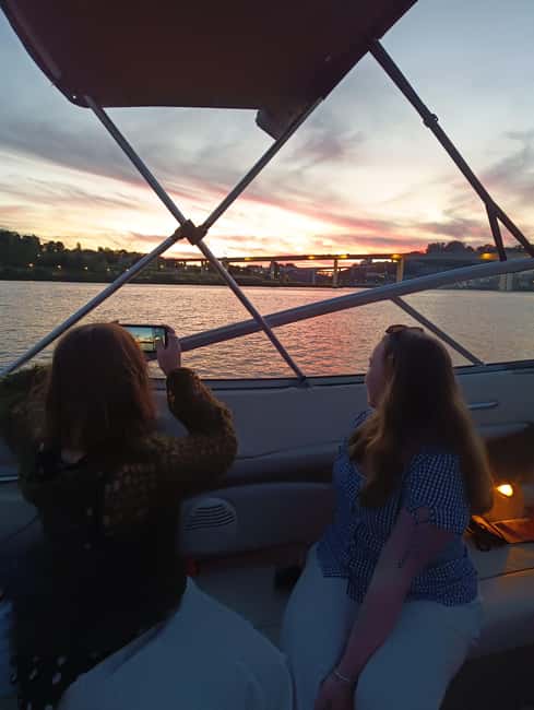 Porto: Douro River Cruise & Boat Tour with Port Wine Tasting - Winter and Rain Comfort: Covered, Warm, and Stable on Kaombo