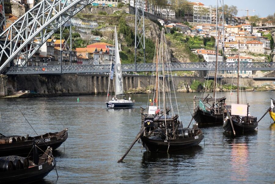 Porto Douro River Cruise: Sunny Day & Peaceful Sunset - Sunset here is the point: how to enjoy the last light