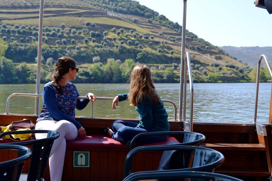 Porto: Douro Valley Vineyards Tour with Lunch & River Cruise - Getting picked up around Porto: start clean, not stressed