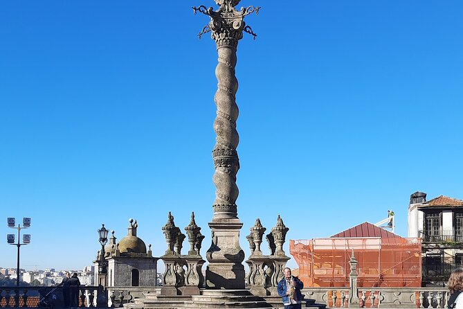 Porto Full-Day Tour with Douro River Cruise and Port Wine Tasting - Optional Livraria Lello exterior: the famous façade, minus the queue commitment