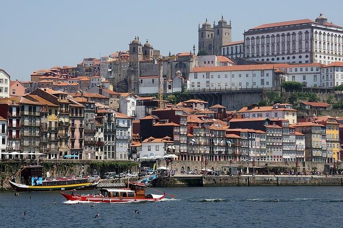 Porto Full-Day Tour with Douro River Cruise and Port Wine Tasting - São Bento Station: where the tiles do the storytelling