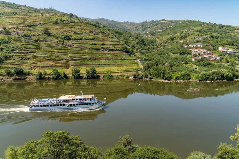 Porto/Regua/Porto (and reverse): Douro River Cruise + Lunch - Why the Crestuma-Lever and Carrapatelo dams make this trip special