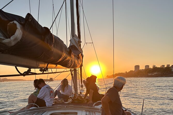 Porto Sunset River Cruise: Douro Magic at Dusk - Meeting at Marina da Afurada: where the evening starts
