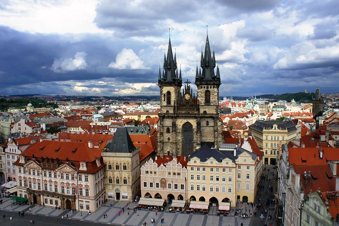 Prague: Bus Tour, Walking Tour, River Cruise and Lunch - Prague Castle Walking Time: You’ll See the Area, Not Automatically the Interiors