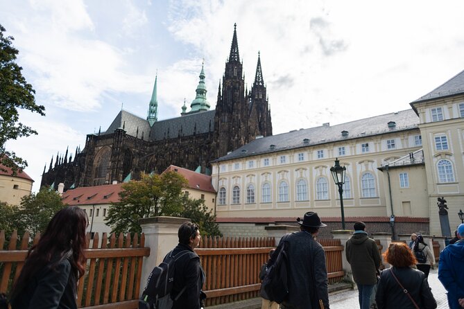 Prague: Castle Entry Ticket with Guide and River Cruise - Getting around comfortably: buses, walking, and what to bring