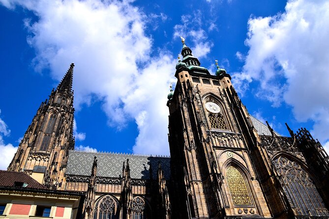 Prague DeLuxe Tour: Views, Hidden Gems, Tastings & River Cruise - An Old Town Sweet Stop: Hot Chocolate or Handmade Ice Cream