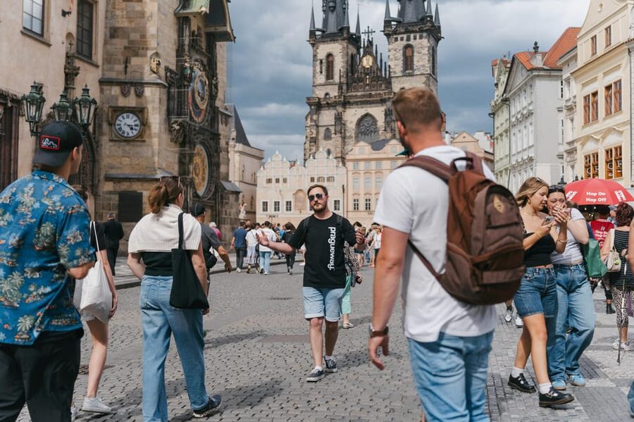 Prague: Full-Day Old Town, River Cruise & Prague Castle Tour - A Perfect First-Timer Layout: Bridge to Castle Without the Headache