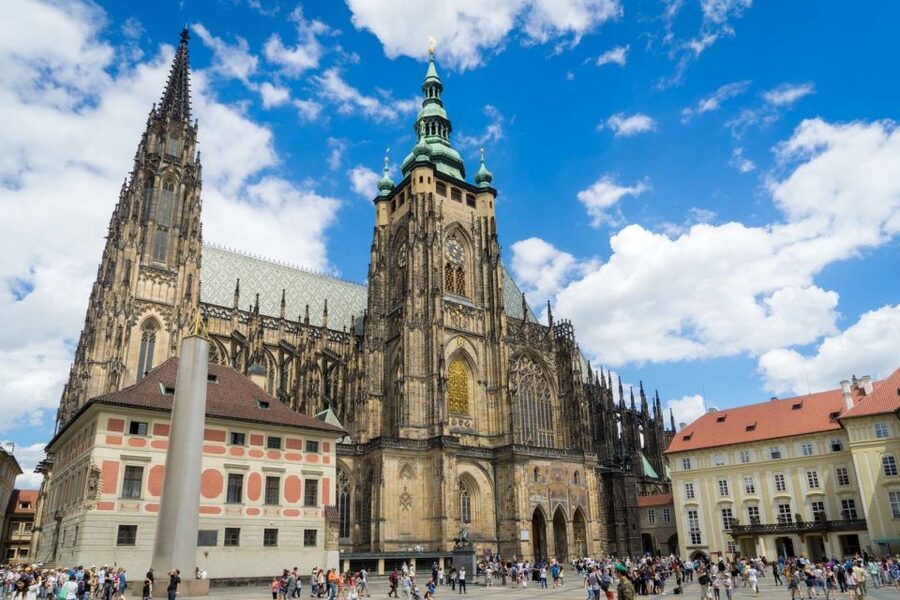 Prague: Full-Day Old Town, River Cruise & Prague Castle Tour - The 2pm Gap: One Hour Without a Guide (So Plan Lunch)