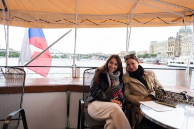 Prague: Grand City Tour with Bus, Castle exteriors & River Cruise - Riding in an air-conditioned minivan: instant orientation from the start