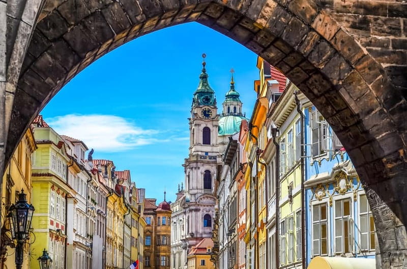 Prague: Old Town, Prague Castle & River Cruise Day Tour - Meeting at Mostecká 4: Your Day Starts Smoothly (If You’re Early)