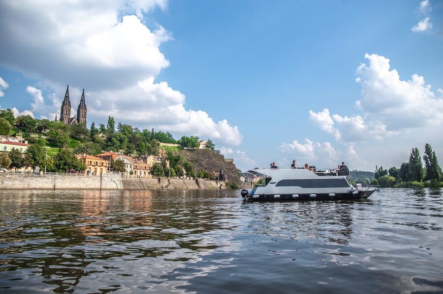 Prague: Private River Cruise with Unlimited Beer or Prosecco - Unlimited Beer or Prosecco: How to Choose Without Regret