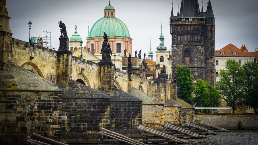 Prague: River Cruise, Charles Bridge Museum, & Walking Tour - Crossing to the water: how the cruise fits after the walk