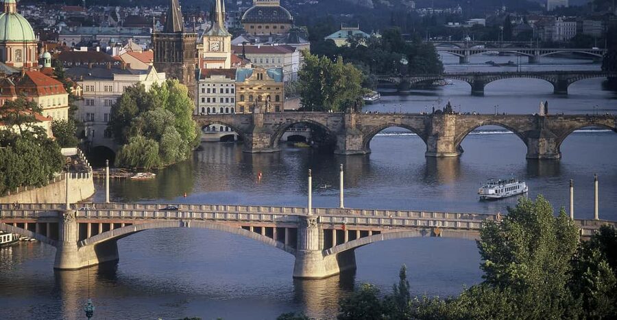 Prague: River Cruise with Transfer to Pier - A 1-hour Vltava cruise that shows Prague from a smarter angle