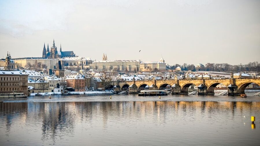 Prague: Vltava River Sightseeing Cruise - The onboard audio guide and mobile app: how to actually learn on a short cruise