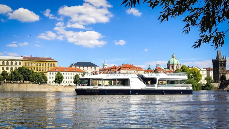 Prague: Vltava River Sightseeing Cruise - How long is long enough on the Vltava? The 50-minute reality check