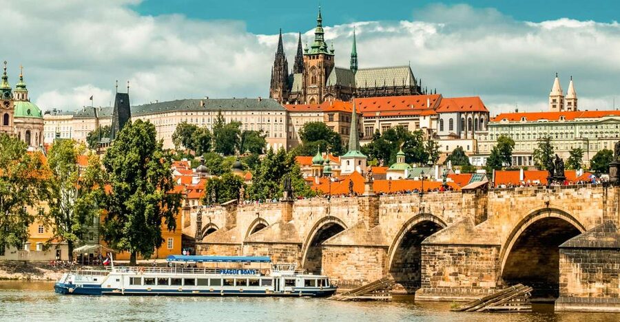 Prague: Vltava River Sightseeing Cruise - Making the Most of the Included Audio and Maps