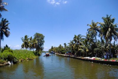 Private Alleppey Backwater Houseboat DayTour with Taxi from Kochi - Boarding the Houseboat: Shaded, Not Air-Conditioned