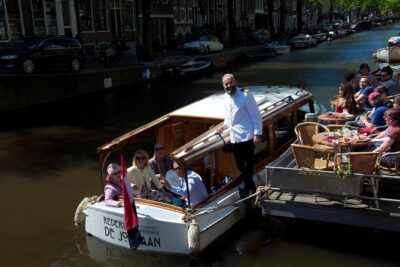 Private Champagne Canal Cruise in Amsterdam - Meeting at Prinsengracht 377: A Clean Start With Easy Navigation