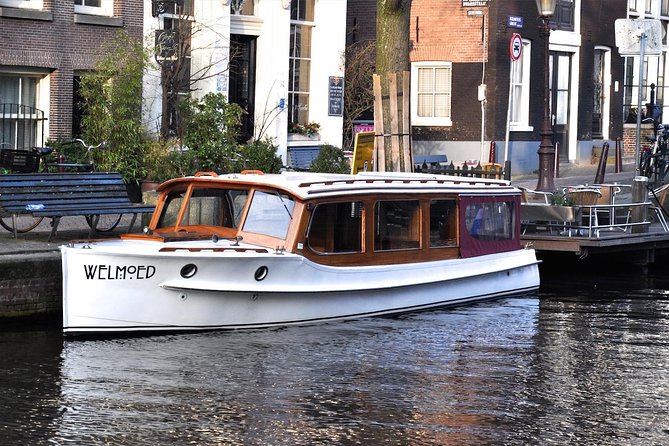 Private Champagne Canal Cruise in Amsterdam - Captains Make the Mood: What You Can Hope For