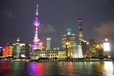Private Evening Tour: VIP Huangpu River Cruise and Shanghai Lights - Yuyuan Old Street at Night: Nine-Zigzag Bridge First