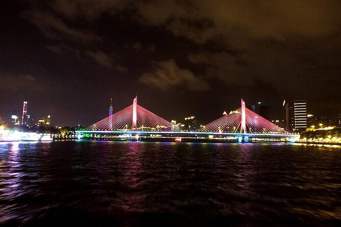 Private Guangzhou Night Tour Pearl River Cruise & Dim-Sum Dinner - Guangzhou Library: modern city feel in a short stop