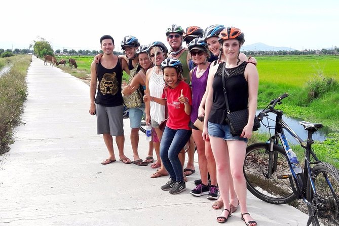 Private Hoi An Bike, Thu Bon River Cruise & Dinner Experience - Stop 4: Tra Que Vegetable Village and the Farming Angle