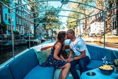 Private Romantic Canal Cruise Amsterdam with Bubbly and Snacks - The romantic canal route: UNESCO canal glory to the Skinny Bridge kiss