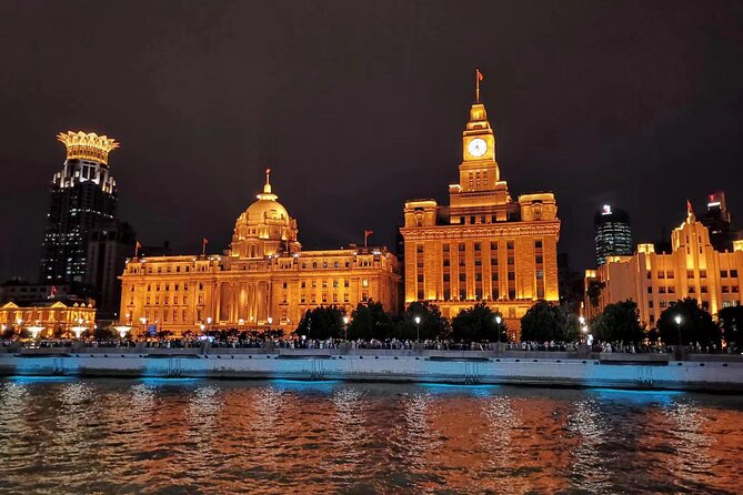 Private Shanghai Night River Cruise and Hot Pot Dining Experience - What Your Guide Actually Does at the Table