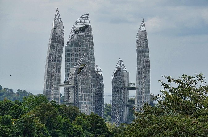 Private Singapore Full Day Highlights Tour with River Cruise Ride - Chinatown Lunch Break: A Guided Approach Without Forcing a Set Meal