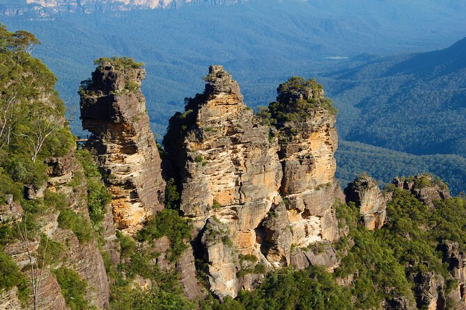 Private Tour Blue Mountains Day Adventure Wildlife + River Cruise - Waterfalls and swim time: when the tour shifts pace