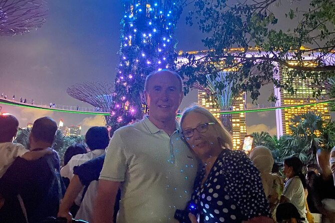 Private Tour Singapore Nighttime sightseeing + River Cruise(Max6) - Marina Bay viewpoint: a quick local-style perspective (15 minutes)