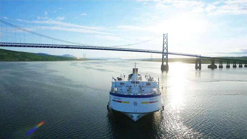 Québec City: Guided Sightseeing River Cruise - Timing tips: cold decks, wind, and the 7 PM guidance change