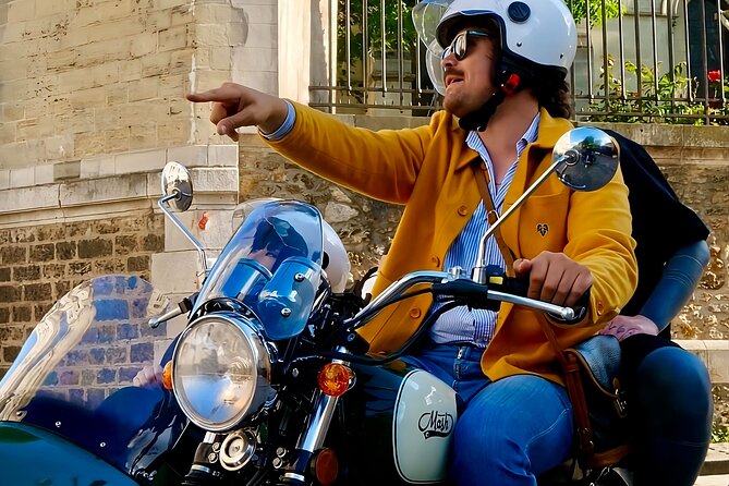 Retro Side-Car Tour in Paris and River Cruise - Île de la Cité stops: Notre-Dame, Sainte-Chapelle, and photo breaks