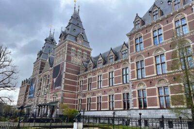 Rijksmuseum Amsterdam Ticket with Audio & Canal Cruise - Audio guide setup: English narration on your mobile, not paper